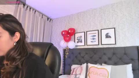 Snapshot of emma__smith01 chatting on 02/15/25, 12:11 Emma online show from 02/15/25, 12:11