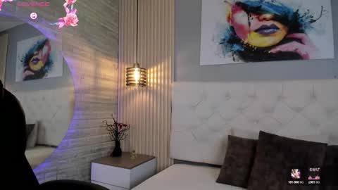 Snapshot of emma__smith01 chatting on 09/17/25, 11:23 Emma online show from 09/17/25, 11:23