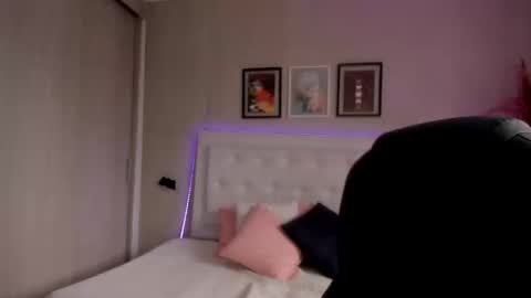 Snapshot of emma__smith01 chatting on 02/21/26, 04:30 Emma online show from 02/21/26, 04:30