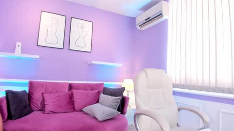 Snapshot of emma__walkerr_ chatting on 01/25/25, 07:07 emma__walkerr_ online show from 01/25/25, 07:07