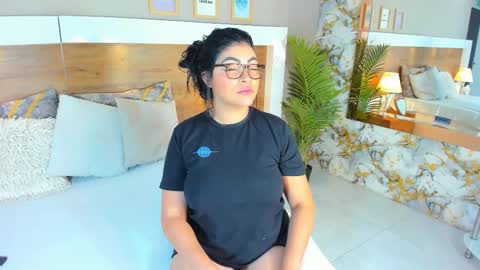 Snapshot of emma_bakker_ chatting on 02/23/25, 12:59 Emma online show from 02/23/25, 12:59