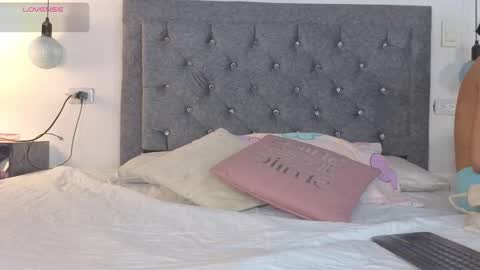 Emma online show from 11/07/25, 04:23