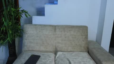 Snapshot of emma_blue_ chatting on 04/29/26, 02:59 Emma Blue modelo independiente online show from 04/29/26, 02:59