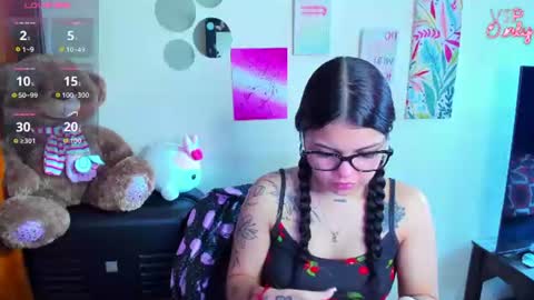 Snapshot of emma_boo_ chatting on 06/13/26, 04:49 emma_boo_ online show from 06/13/26, 04:49