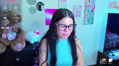 Snapshot of emma_boo_ chatting on 06/17/26, 02:07 emma_boo_ online show from 06/17/26, 02:07