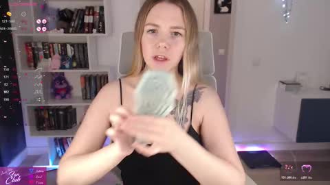 Emma online show from 11/12/25, 03:23