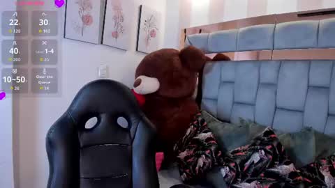 Snapshot of emma_carterr1 chatting on 07/19/26, 01:26 pau online show from 07/19/26, 01:26
