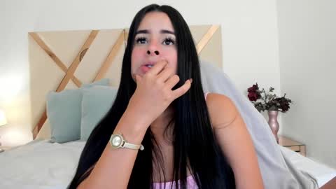 Emma Castillo online show from 04/10/26, 10:36