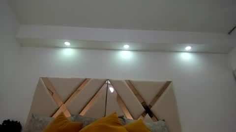 Snapshot of emma_castilloo chatting on 08/02/26, 09:13 Emma Castillo online show from 08/02/26, 09:13