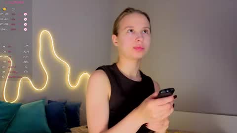 Snapshot of emma_clon chatting on 07/02/26, 01:38 Emma online show from 07/02/26, 01:38