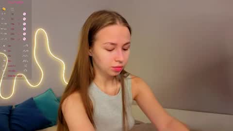 Snapshot of emma_clon chatting on 07/17/26, 01:34 Emma online show from 07/17/26, 01:34