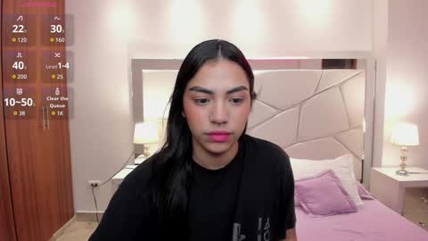 Snapshot of emma_connor1 chatting on 11/08/25, 11:32 Emma online show from 11/08/25, 11:32