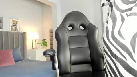 Emma online show from 01/18/26, 12:20