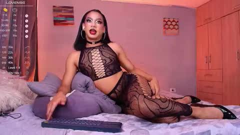 Snapshot of emma_demonn chatting on 10/24/25, 10:00 Mistress Emma Demon online show from 10/24/25, 10:00