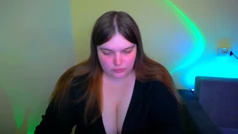 Snapshot of emma_dorn chatting on 09/09/25, 05:51 Eva online show from 09/09/25, 05:51