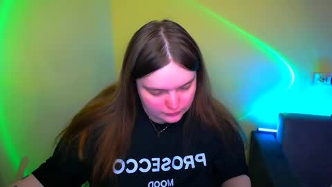 Snapshot of emma_dorn chatting on 09/21/25, 01:24 Eva online show from 09/21/25, 01:24