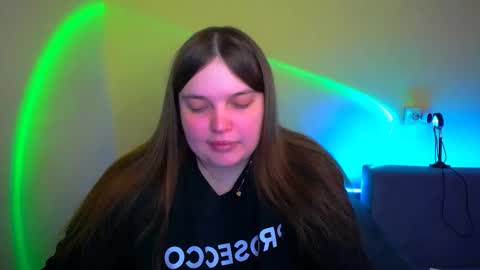 Snapshot of emma_dorn chatting on 09/24/25, 10:51 Eva online show from 09/24/25, 10:51