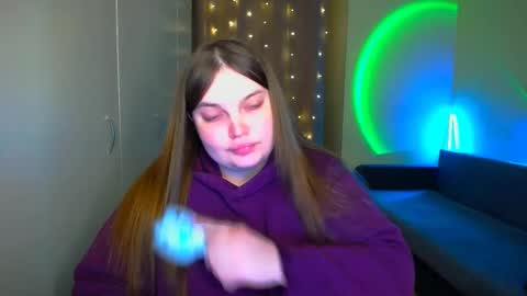 Snapshot of emma_dorn chatting on 10/14/25, 05:58 Eva online show from 10/14/25, 05:58