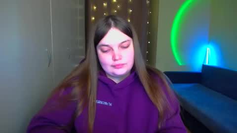 Snapshot of emma_dorn chatting on 10/24/25, 08:44 Eva online show from 10/24/25, 08:44