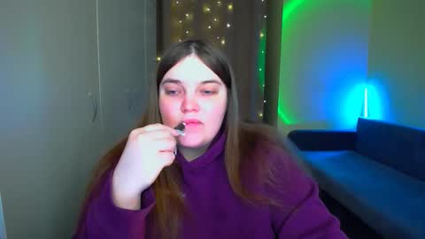 Snapshot of emma_dorn chatting on 11/19/25, 10:59 Eva online show from 11/19/25, 10:59