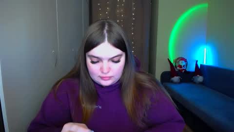 Snapshot of emma_dorn chatting on 12/15/25, 08:29 Eva online show from 12/15/25, 08:29