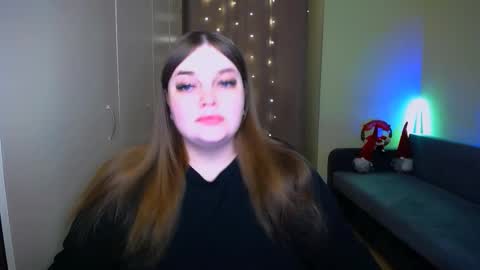 Snapshot of emma_dorn chatting on 12/21/25, 06:15 Eva online show from 12/21/25, 06:15