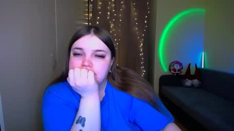 Snapshot of emma_dorn chatting on 12/22/25, 08:00 Eva online show from 12/22/25, 08:00