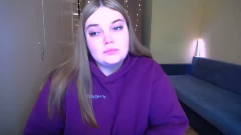 Snapshot of emma_dorn chatting on 03/04/26, 09:37 Eva online show from 03/04/26, 09:37