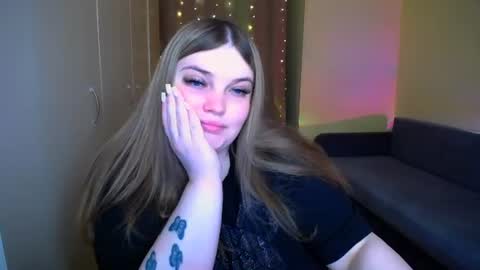 Snapshot of emma_dorn chatting on 06/18/26, 09:58 Eva online show from 06/18/26, 09:58