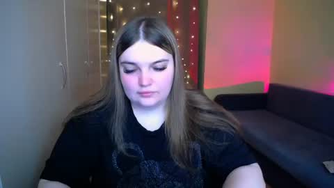 Snapshot of emma_dorn chatting on 06/29/26, 12:16 Eva online show from 06/29/26, 12:16