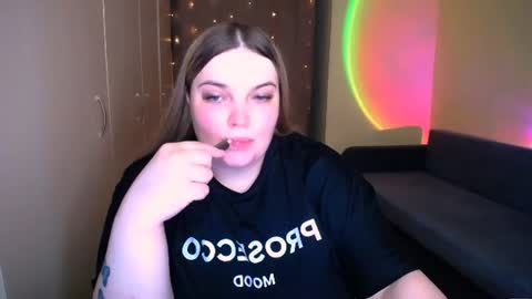 Snapshot of emma_dorn chatting on 07/12/26, 04:14 Eva online show from 07/12/26, 04:14