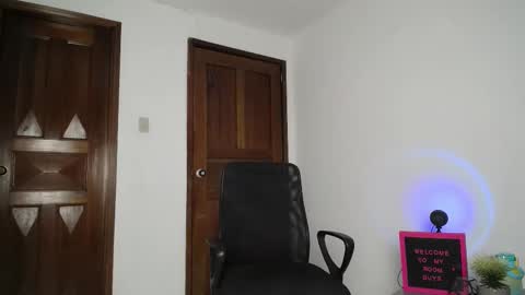 Emma Glow online show from 11/29/25, 12:02