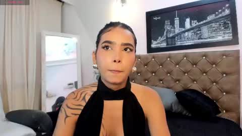 emma_hamilton_ online show from 07/06/26, 02:03