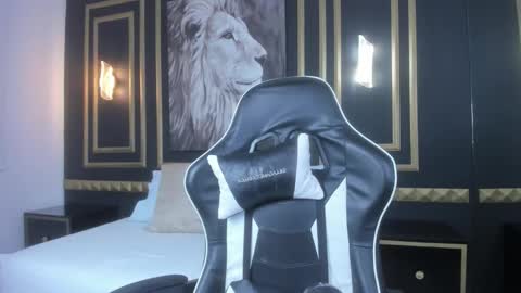 Snapshot of emma_hiltonn_ chatting on 02/25/26, 02:10 E M M A online show from 02/25/26, 02:10