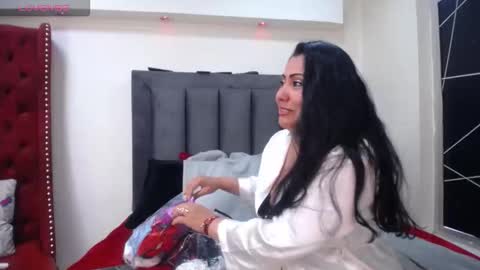 Emma 3 online show from 11/25/25, 08:09