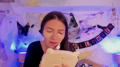 Snapshot of emma_jhoons chatting on 10/06/25, 11:07 emma_jhoons online show from 10/06/25, 11:07