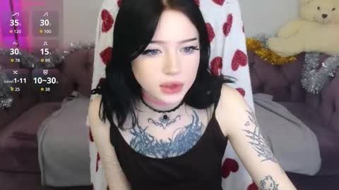 Snapshot of emma_kirks chatting on 12/23/25, 10:35 emma_kirks online show from 12/23/25, 10:35