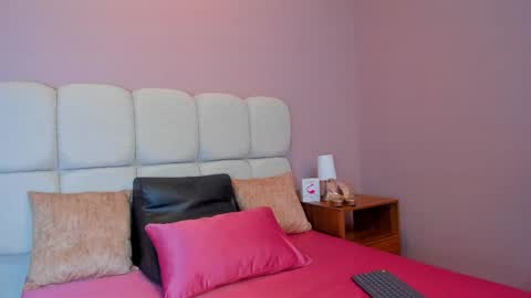 emma  online show from 04/25/26, 12:08