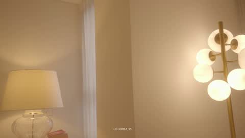 emma_lu1 online show from 12/16/25, 09:53