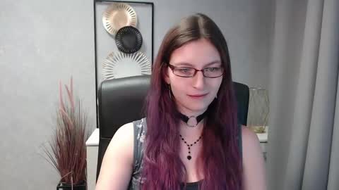 Snapshot of emma_lust94 chatting on 12/22/24, 02:38 emma online show from 12/22/24, 02:38
