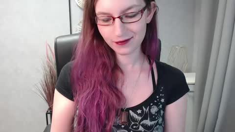 Snapshot of emma_lust94 chatting on 01/26/25, 07:42 emma online show from 01/26/25, 07:42