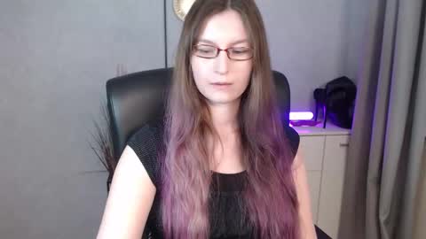 Snapshot of emma_lust94 chatting on 09/25/25, 07:01 emma online show from 09/25/25, 07:01