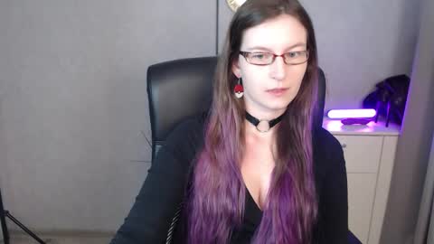 Snapshot of emma_lust94 chatting on 10/27/25, 06:28 emma online show from 10/27/25, 06:28
