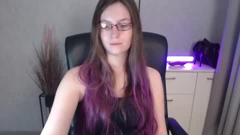 emma online show from 12/04/25, 07:39