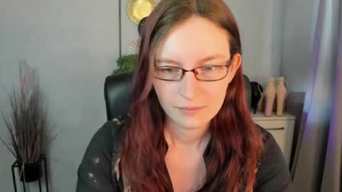 Snapshot of emma_lust94 chatting on 06/26/26, 05:56 emma online show from 06/26/26, 05:56