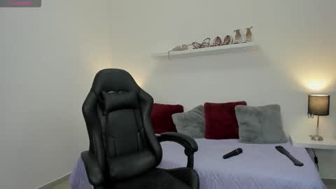 Emma  online show from 11/14/25, 12:15