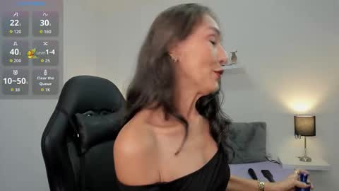 Emma  online show from 11/18/25, 12:09