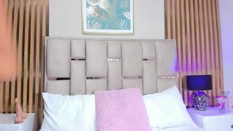 Snapshot of emma_millers__ chatting on 02/19/26, 11:50 Emma online show from 02/19/26, 11:50