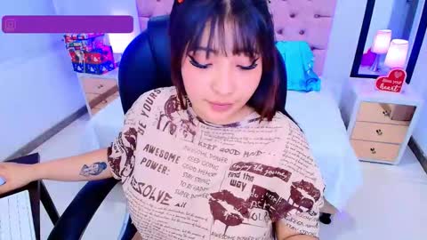 Emma Monserratt online show from 12/17/25, 08:26