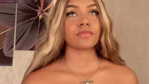 Snapshot of emma_morgann chatting on 02/20/25, 11:42 Emma Morgann online show from 02/20/25, 11:42